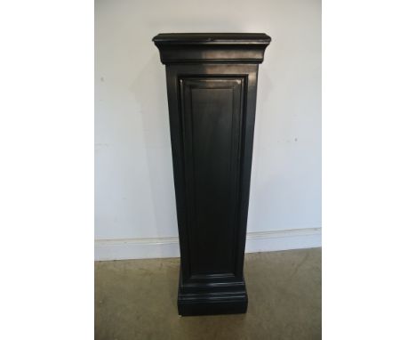 An Eichholtz stand Salvatore in ebonised finish - Height 121cm x 32cm x 32cm - Item number LT000068