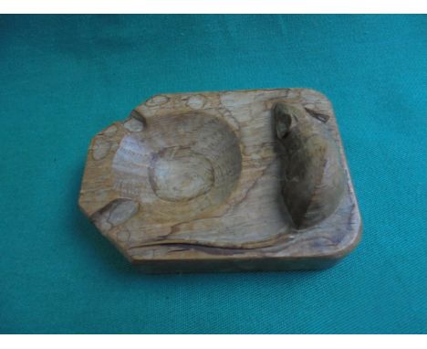 Mouseman's pipe holder