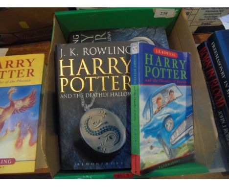2 first editions of 'Harry Potter and The Deathly Harrows' (2007) with vol.  'Harry Potter and The Chamber of Secrets' 