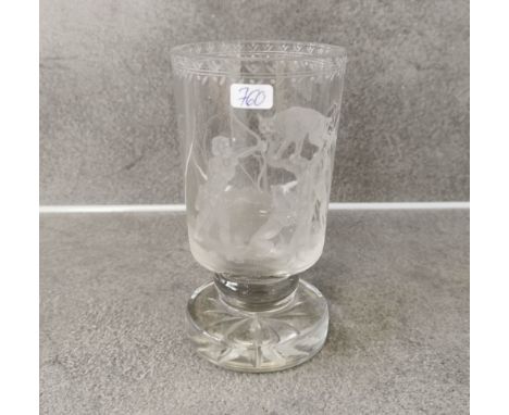 POKALGLAS MIT JAGDLICHEM MOTIV, gearbeitet nach barockem Vorbild. Rundstand mit Sternschliff, Nodus und konische Kuppa. Die W