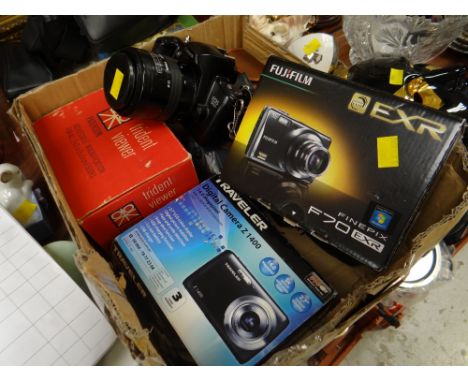 A Canon US500 & camera equipment together with a vintage boxed trident viewer
