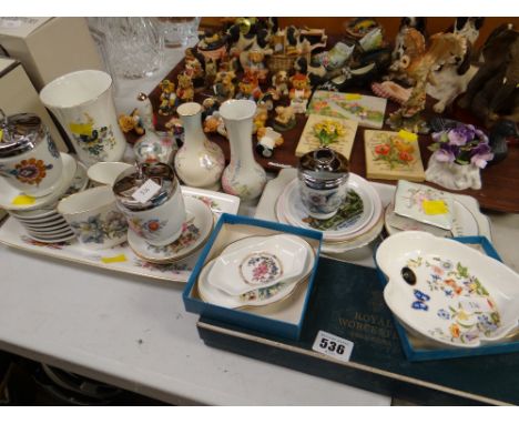 Parcel of boxed & unboxed china dishes including Aynsley, Coalport, Royal Worcester etc