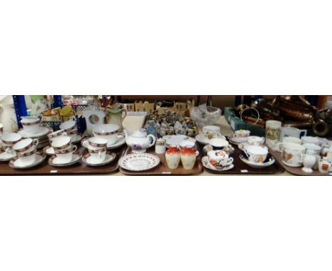 LARGE COLLECTION OF DECORATIVE CABINET CHINA &amp; A ROSE PRINTED TEA SERVICE including some royal commemoratives