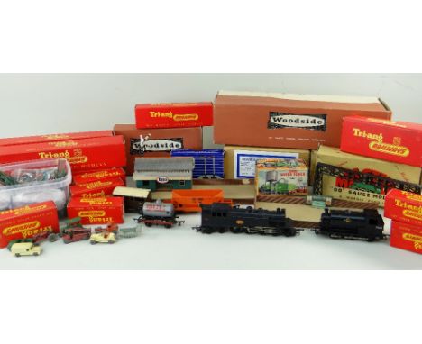 COLLECTION OF TRIANG '00' GAUGE RAILWAY, including R153 0-6-0 Saddle Tank Loco no. 748 in BR black (boxed), R56 4-6-4 Baltic 