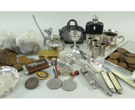 ASSORTED COLLECTABLES to include EPNS tankard, egg cup, various GB circulated coins, pen knives, snuff boxes, engraved 1821 c
