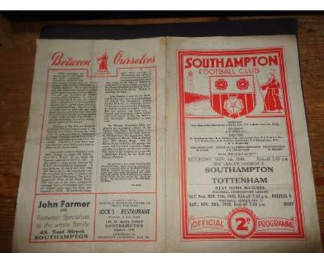 1948-49 SOUTHAMPTON v TOTTENHAM HOTSPUR / SPURS
Slight fold and very slight marks