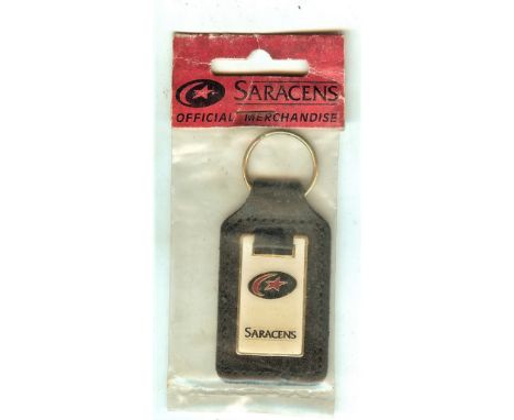 RUGBY UNION - VINTAGE SARACENS OFFICIAL KEY RING
In original packaging.