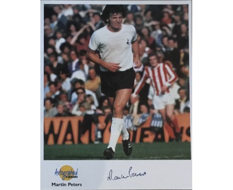 TOTTENHAM - HAND SIGNED PHOTO OF MARTIN PETERS
A hand signed Autographed Edition photo of Spurs Martin Peters.
On the back ar