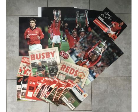 MANCHESTER UNITED MEMORABILIA
Man Utd Bundle - Lee Sharpe signed colour photo, 3 large Treble season celebration photo’s, 2 U