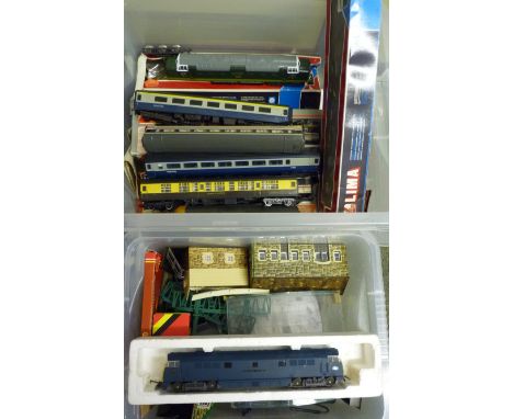 Lima - Westerner diesel loco Western Renown, blue, together with a quantity of boxed and unboxed coaches, Intercity, some Hor