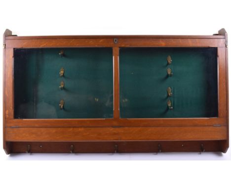 Good Quality Edwardian Light Oak Wall Mounted Glazed Display Case Built to take Four Guns, green felt lined and fitted with 4