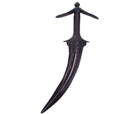 17th century Indian Iron Dagger Khanjar, broad curved double edge blade cut with 2 fullers, thickened point, ‘roof’ shaped po