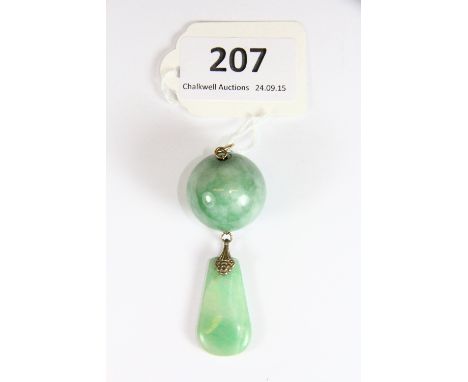 A 1920s yellow metal mounted jade ball pendant, L 7cm