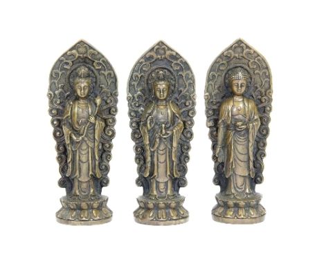 A set of 3 Chinese bronze figures of the Buddha flanked by 2 Guan Yin, H 18cm