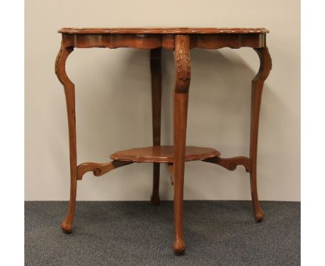 An Edwardian light mahogany side table, 74cm x 52cm