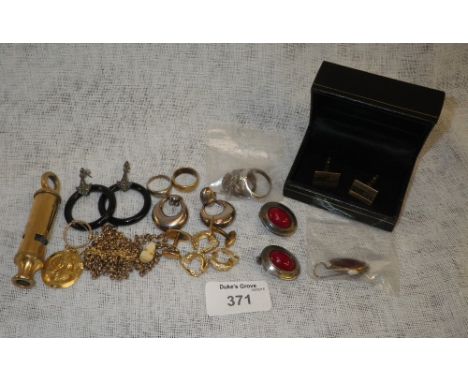 A collection of mixed jewellery including pair of Bakelite and marquisite Art Deco hoop earrings, a pair of 14ct yellow gold 