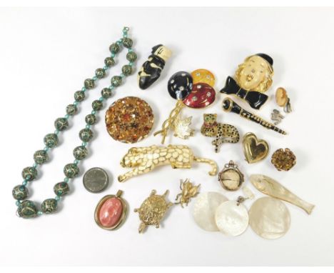 COSTUME JEWELLERY. Including gold tone &amp; enamel brooches, mother of pearl counters etc.