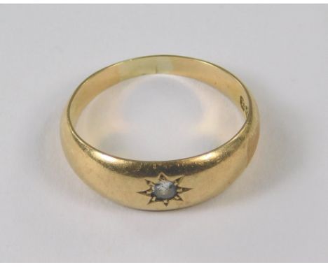 GOLD RING. A Victorian 18ct. gold solitaire diamond ring. Size P. Approx. 4g.