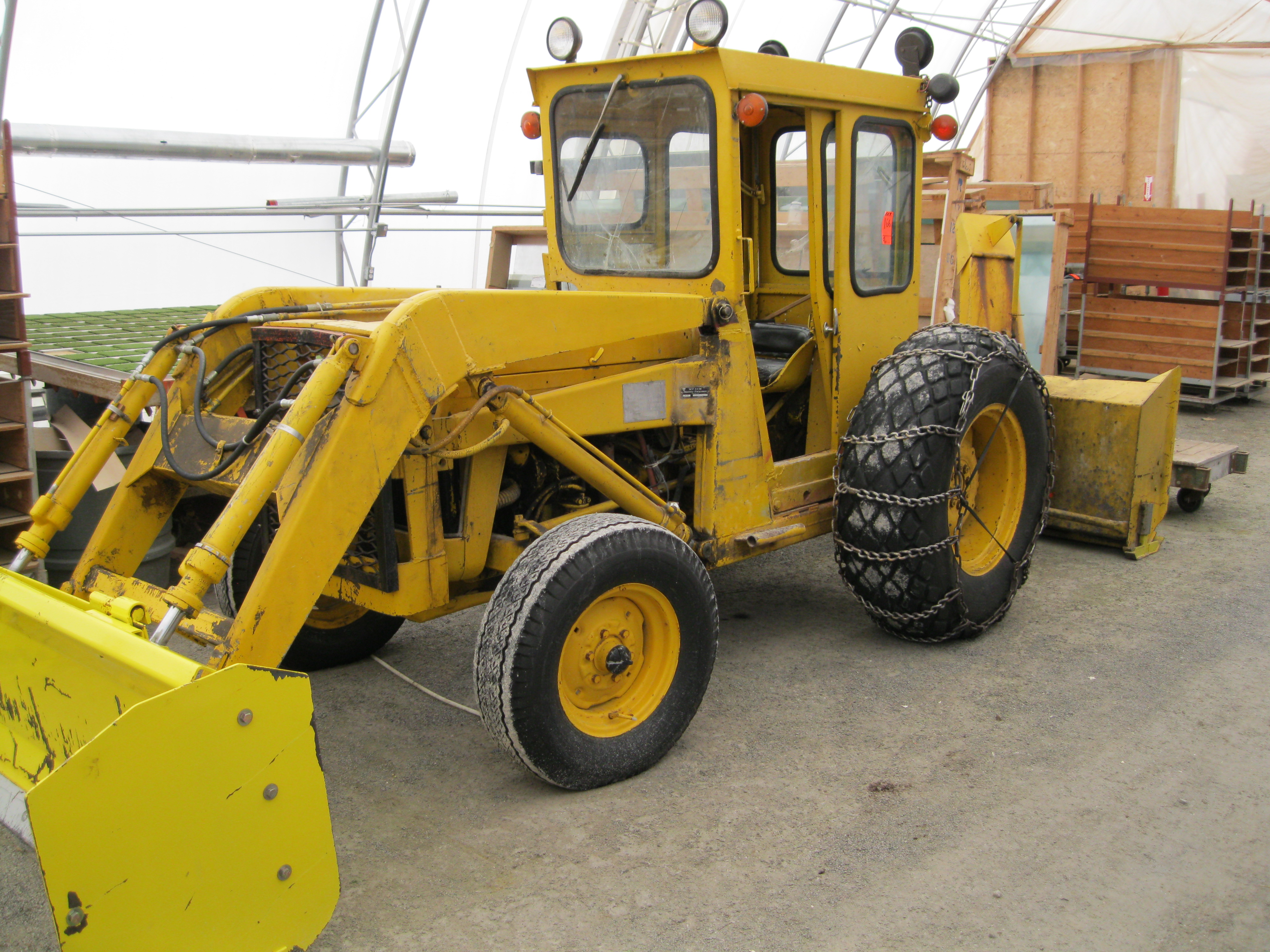 MasseyFerguson tractor, model MF32, ser. no. 1687004318, c/w snow plow
