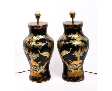 A PAIR OF PAPIER MACHE CHINOISERIE STYLE TABLE LAMPS in the form of baluster vases, each lamp 22cm diameter x standing 54cm h