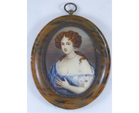 PORTRAIT MINIATURE IN OVAL SIMULATED TORTOISESHELL FRAME