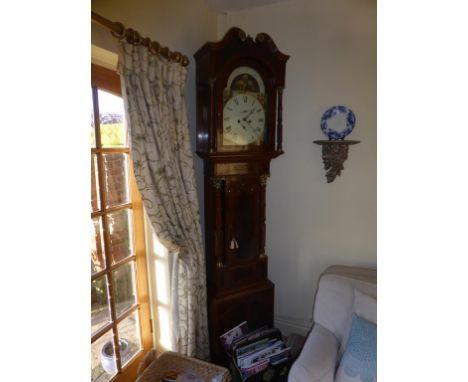 A GOOD QUALITY GEORGE III FLAME MAHOGANY LONGCASE CLOCK, TRUNK AND HOOD FLANKED BY CORINTHIAN CAPITAL COLUMNS, 8 DAY MOVEMENT