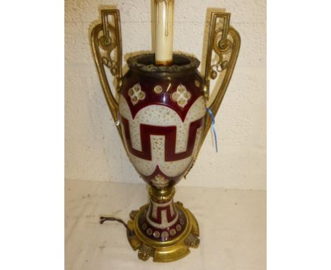 AN UNUSUAL 19TH CENTURY CAMEO GLASS URN TABLE LAMP WITH GILT BRASS HANDLES AND MOUNTS, AF, APPROX. 50 cm