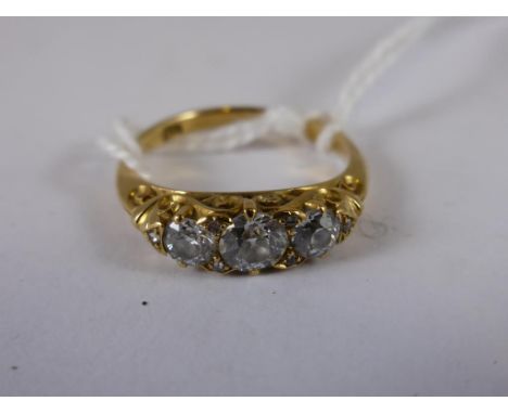 18CT GOLD 3 STONE DIAMOND RING