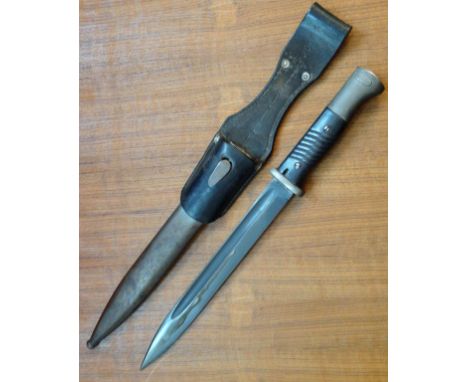 WWII GERMAN K98 'MUNDLOS' BAYONET IN ORIGINAL SCABBARD WITH MATCHING NUMBERS 2245, ORIGINAL LEATHER FROG, THE BAYONET IS DATE