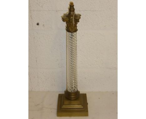 VERY GOOD QUALITY GLASS TWIST CORINTHIAN COLUMN TABLE LAMP WITH GILT BRASS MOUNTS, APPROX. 54 cm