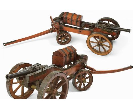 dating: 18th Century provenance: France, Beautiful, small, bronze cannon (12.5 cm) with royal coat of arms (fleur de lis and 