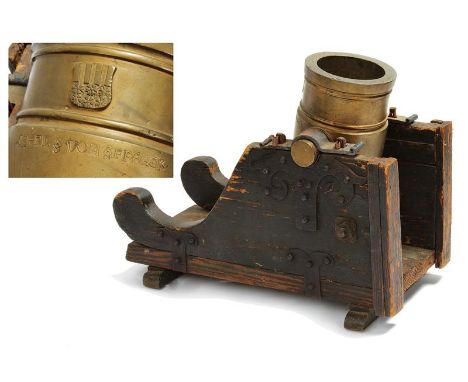 dating: Late 16th Century provenance: Germany, Made of bronze, 115 mm. caliber barrel, 25 cm height. Of round shape with squa