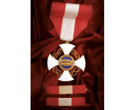 dating: 1910 - 1920 provenance: Kingdom of Italy, Knight's cross of gold and enamel. On original ribbon and with two small ri