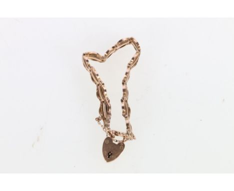 9ct yellow gold gate bracelet with heart shaped padlock clasp, 19.7g gross 
