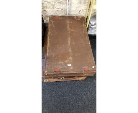 ANTIQUE TRUNK