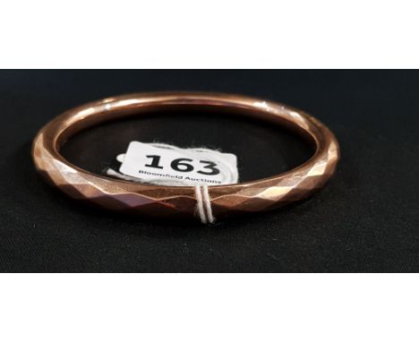 9CT ROSE GOLD BANGLE CIRCA 18.8G