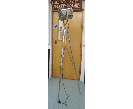 STUDIO STYLE LIGHT, with adjustable tripod stand, approx 185cm H.