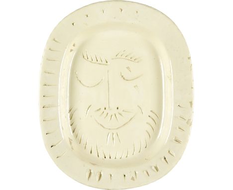 Pablo Picasso (Málaga 1881 - 1973 Mougins)Visage d'homme1955Hochovale Keramikplatte. Weisse Fayence39x32 cmSignaturUnten mit 