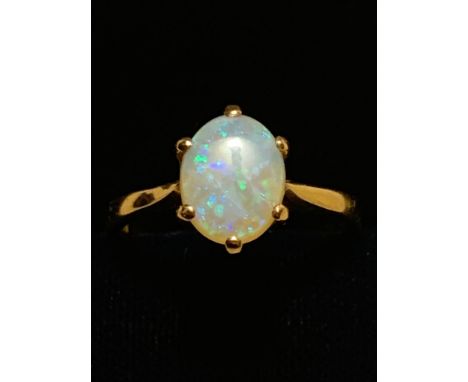 9ct GOLD RING SET WITH OPAL, TOTAL WEIGHT APPROXIMATELY 2.4g