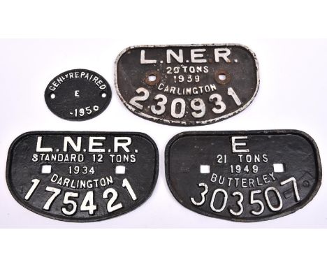 4x LNER related cast iron railway wagon builders plates. An LNER 20-ton plate, Darlington 230931. An LNER 12-ton plate, Darli