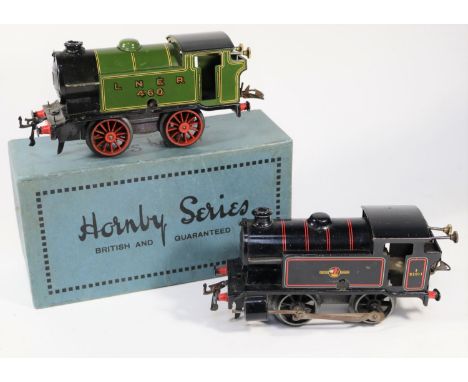 Hornby Series O Gauge Clockwork M3 0-4-0 Tank Locomotive (L475). In LNER green/black livery with yellow/black line detailing,