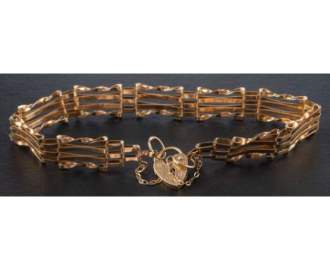 A 9ct gold gate-link bracelet,: with heart-shaped clasp, with hallmarks for London, 1988, length ca. 18cm, total weight ca. 6