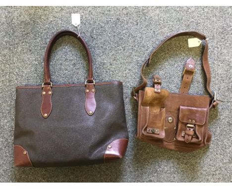 A Khaki and Brown Scotch grain leather Mulberry zip top handbag, inside pocket, good condition, measures approx. H 50cm x W 4