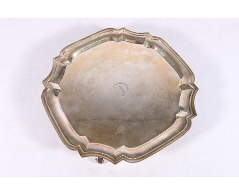 Indian sterling silver salver with pie crust edge on four scroll feet, Hamilton and Co, Calcutta, 1950, 25.5cm, 660g. 