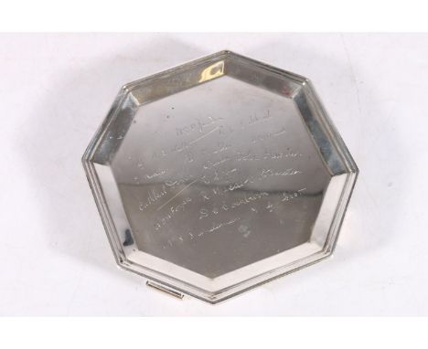 George V sterling silver octagonal card tray, with several signatures, Thomas Bradbury &amp; Sons Ltd, Sheffield 1929, 15cm, 