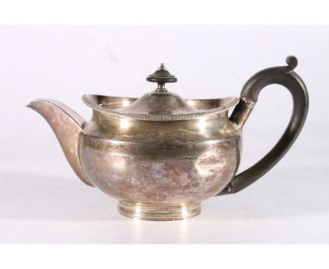 George III sterling silver teapot of plain form, Rebecca Emes and Edward Bernard I , London 1816, 644g. 