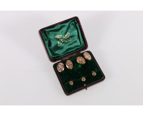 9ct gold foliate decorated stud and cuff-link set, in leather jewellery box, J Graham of Ayr, 5.6g. 