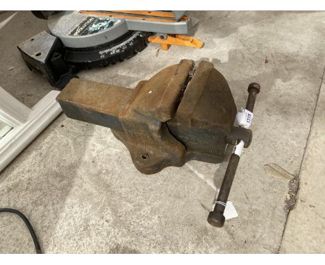 A WODEN BENCH VICE 