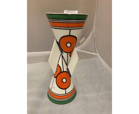 A WEDGEWOOD CLARICE CLIFF YO YO VASE 