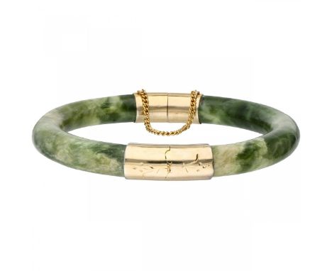  Nefriet bangle armband met verguld zilveren sluiting en scharnier - BWG. Met veiligheidskettinkje. Nefriet Ø ca. 9 mm. Binn